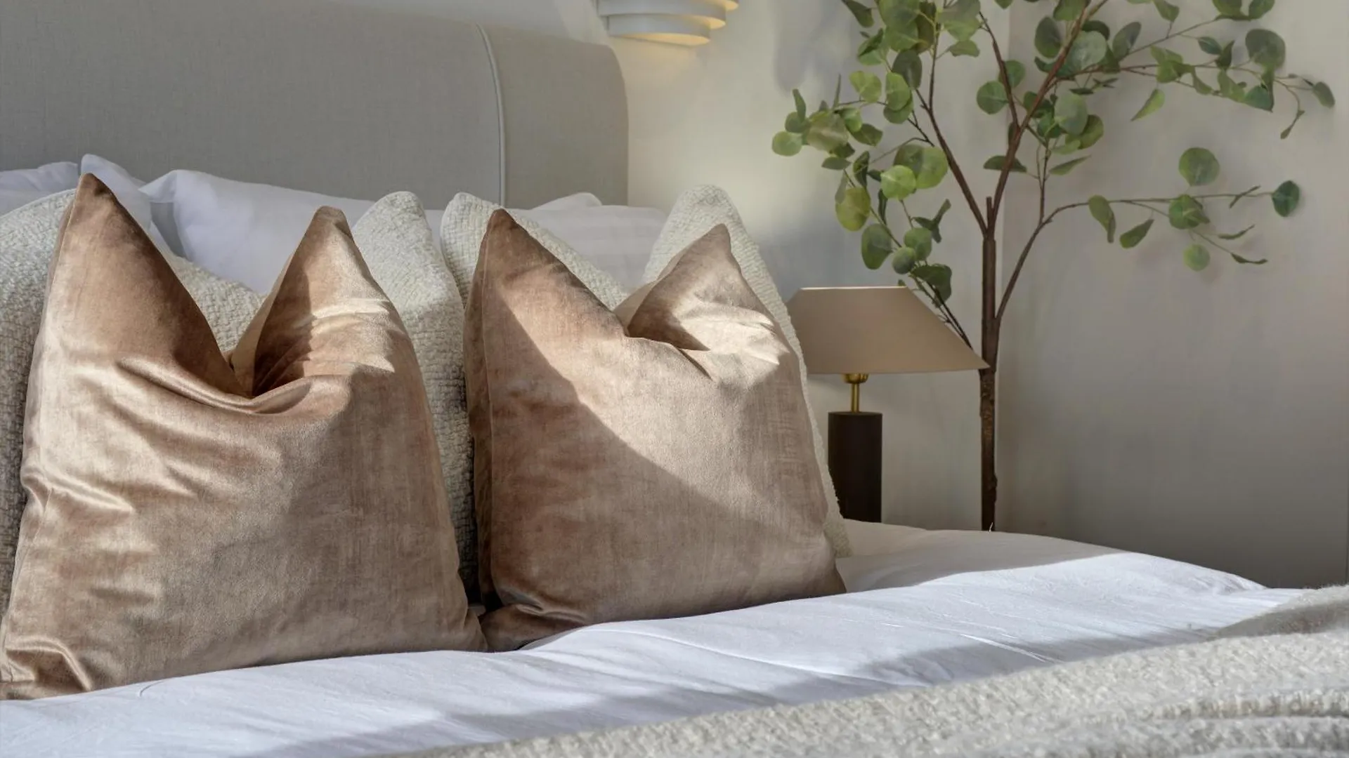 Kist Accommodates Presents - Hygge House, Parking, Ev Point Ripon 0*,