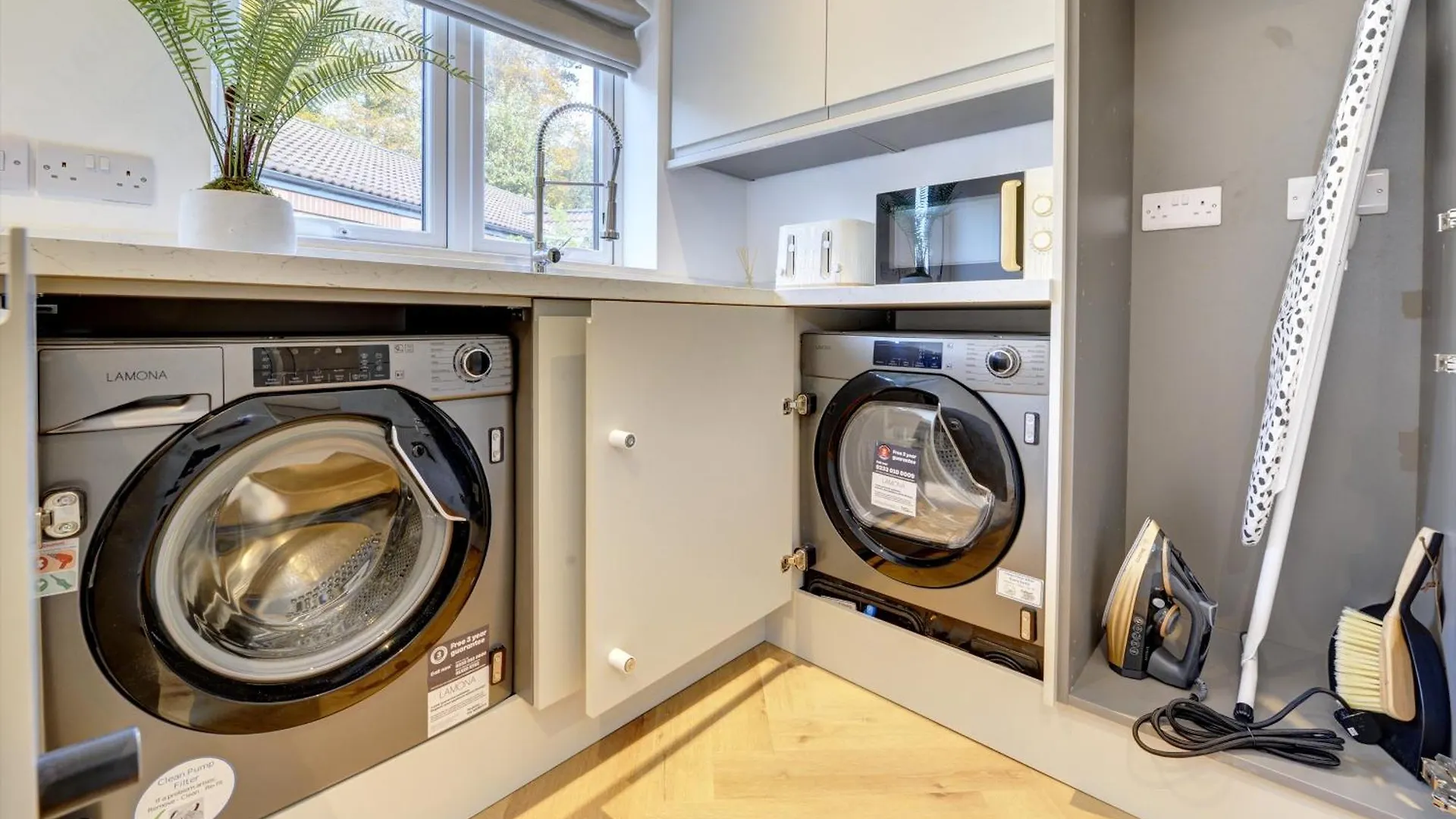 Kist Accommodates Presents - Hygge House, Parking, Ev Point Ripon