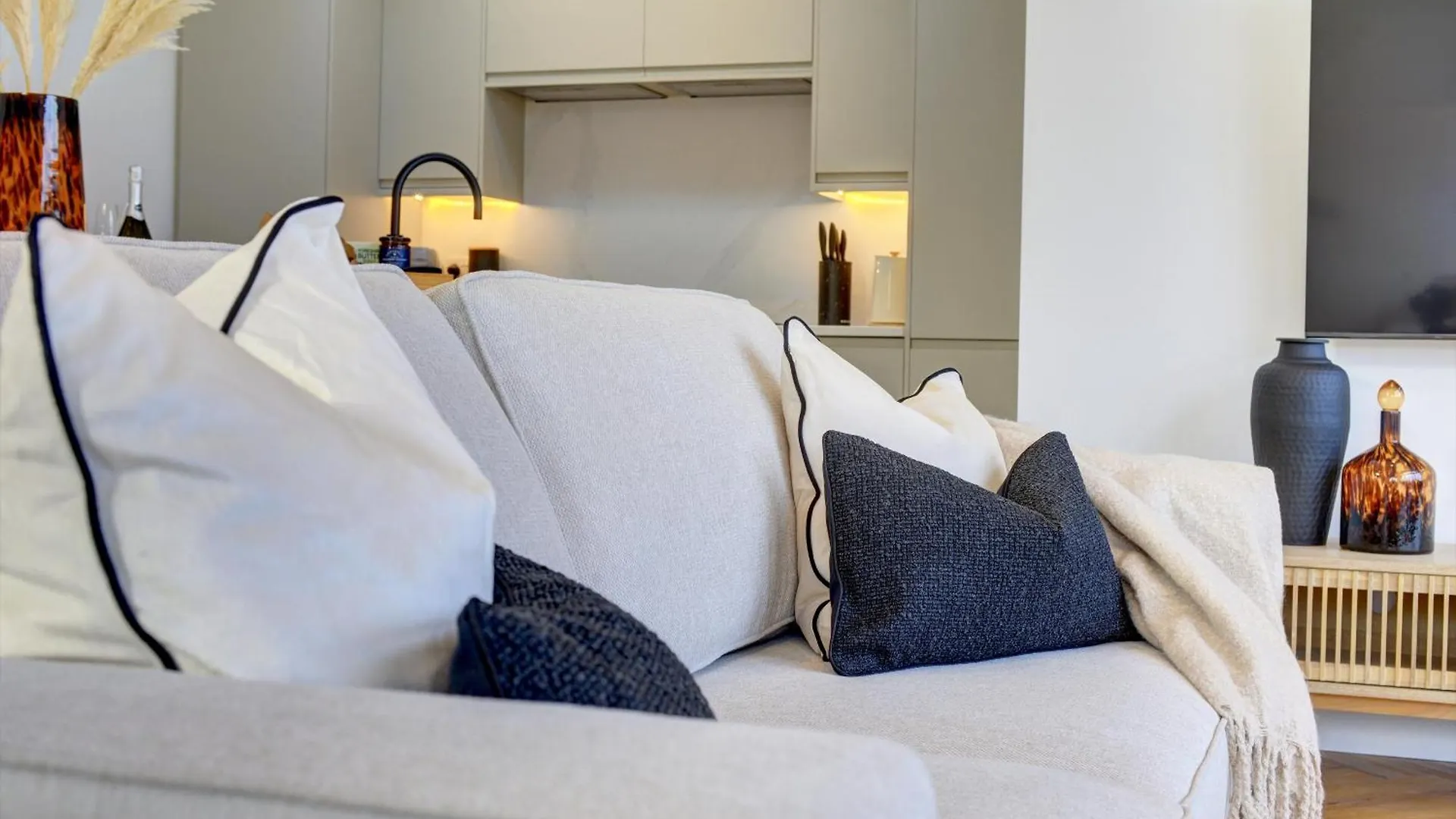 Kist Accommodates Presents - Hygge House, Parking, Ev Point Ripon 0*,